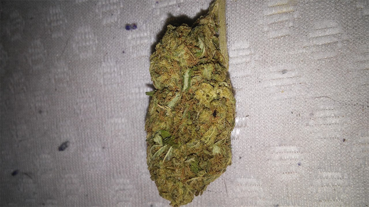 Afwreck marijuana strain flower with menthol and mint flavor and euphoric / aroused effects - Rare Harvest hybrid