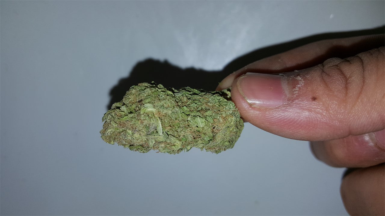 Amethyst marijuana strain flower with grape and sweet flavor and energetic / uplifted effects - Rare Harvest hybrid