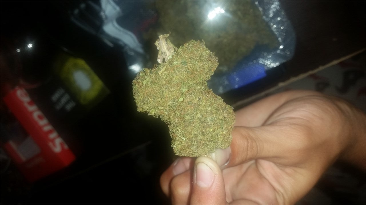 Ape Shit marijuana strain flower with grape flavor and uplifted / energetic effects - Rare Harvest hybrid
