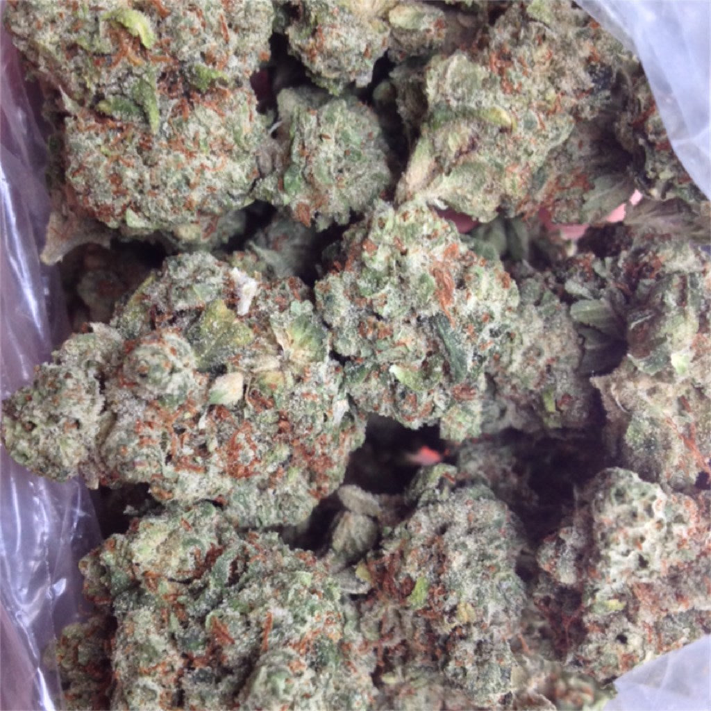Berry OG marijuana strain flower with berry and blueberry flavor and relaxed / euphoric effects - Rare Harvest hybrid