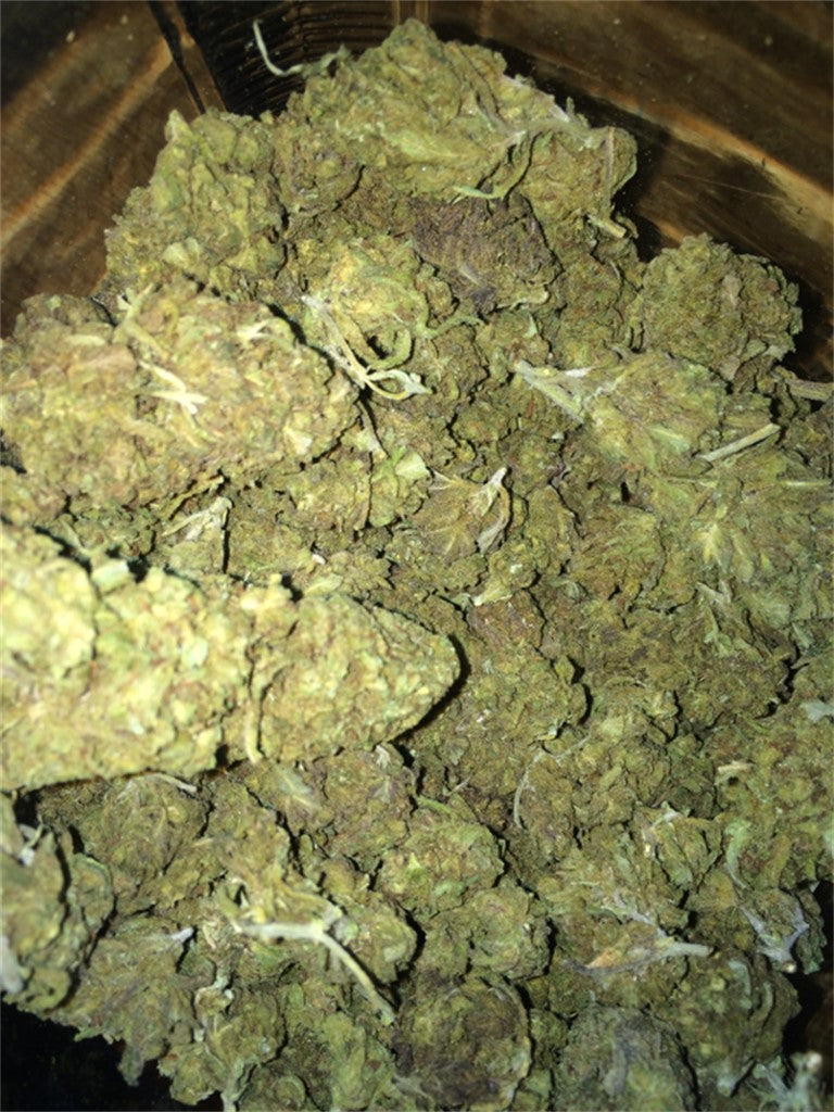 Blueberry Essence marijuana strain flower with blueberry and mango flavor and relaxed / uplifted effects - Rare Harvest hybrid