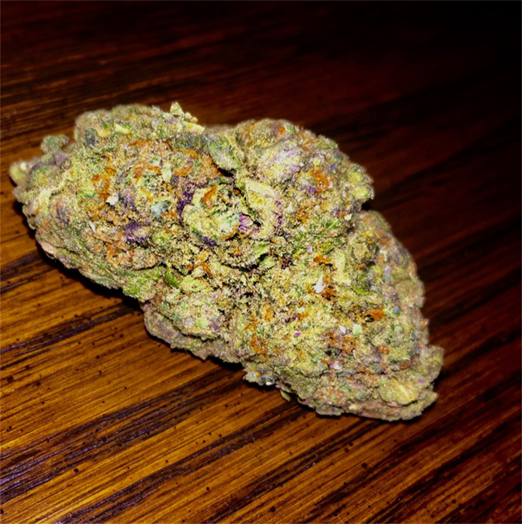 Burmese Kush marijuana strain flower with pine and earthy flavor and relaxed / euphoric effects - Rare Harvest hybrid