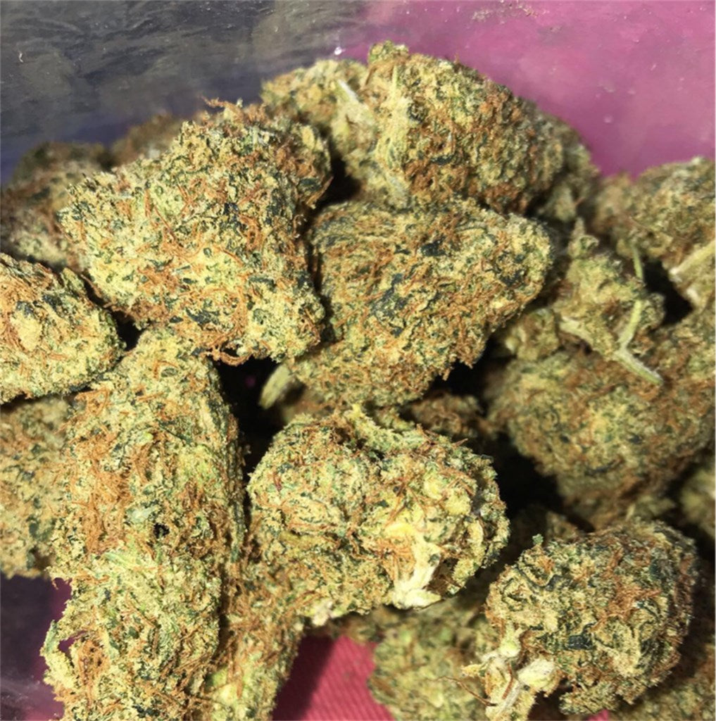 Chemdawg #4 marijuana strain flower with chemical and pine flavor and relaxed / tingly effects - Rare Harvest hybrid