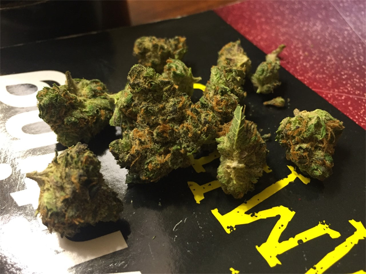 Dreamer’s Glass marijuana strain flower with skunk and diesel flavor and creative / uplifted effects - Rare Harvest hybrid