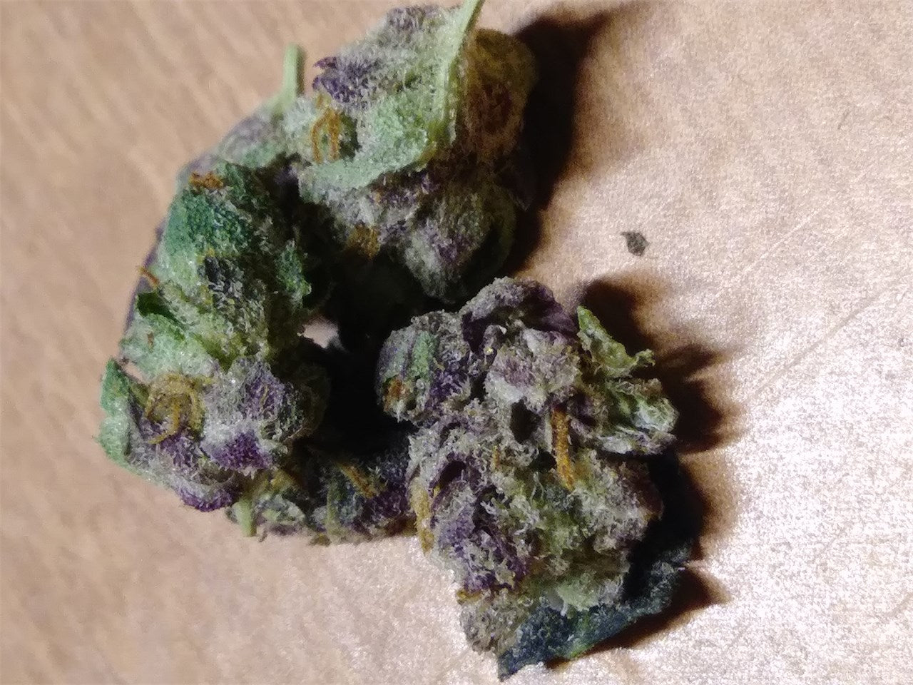 Flo marijuana strain flower with menthol and flowery flavor and focused / uplifted effects - Rare Harvest hybrid