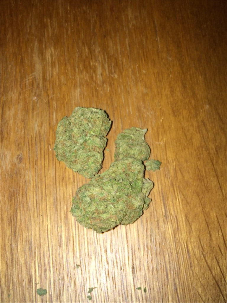 Hawaiian Sativa marijuana strain flower with peach and tropical flavor and uplifted / creative effects - Rare Harvest sativa