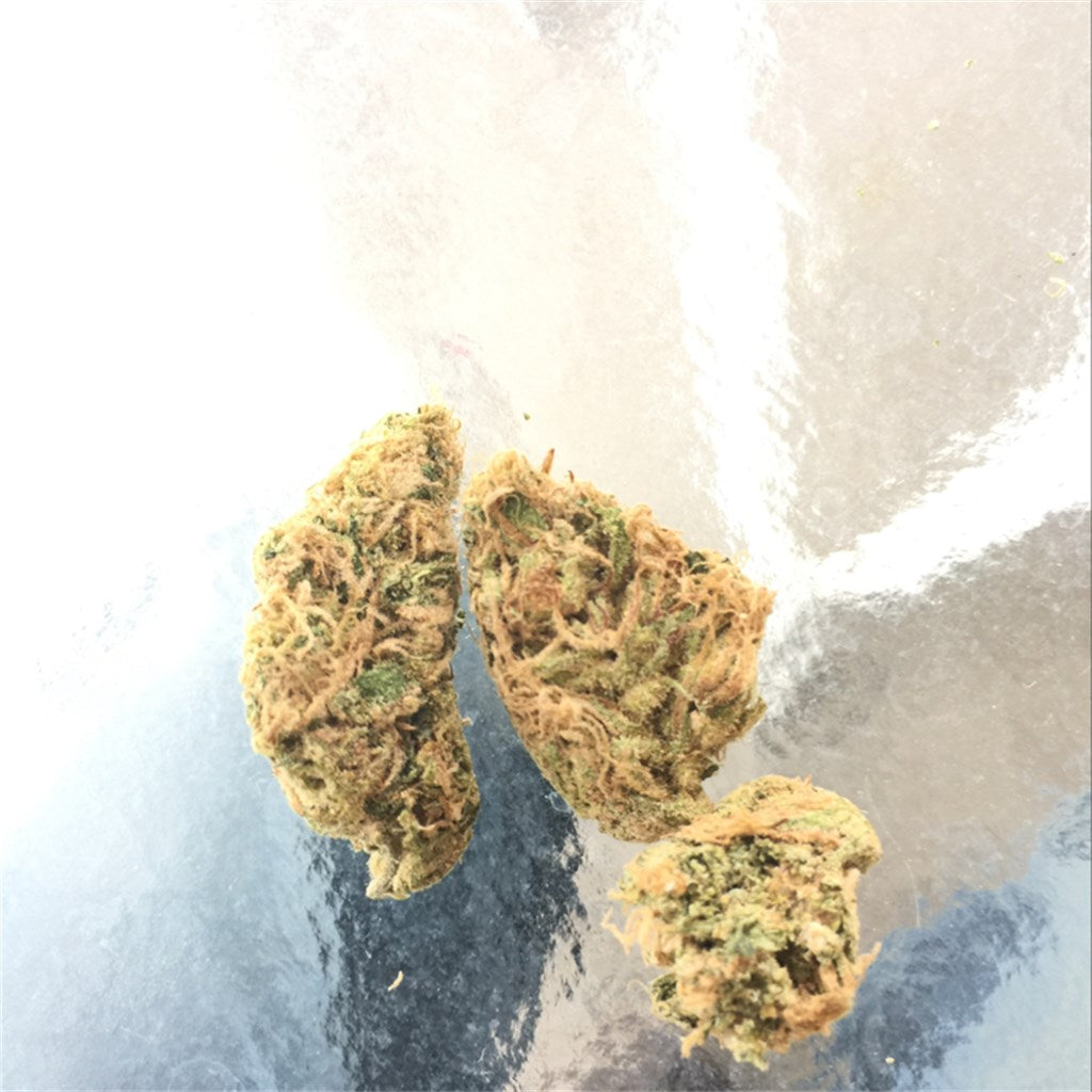 Huckleberry marijuana strain flower with berry and sweet flavor and relaxed / happy effects - Rare Harvest hybrid