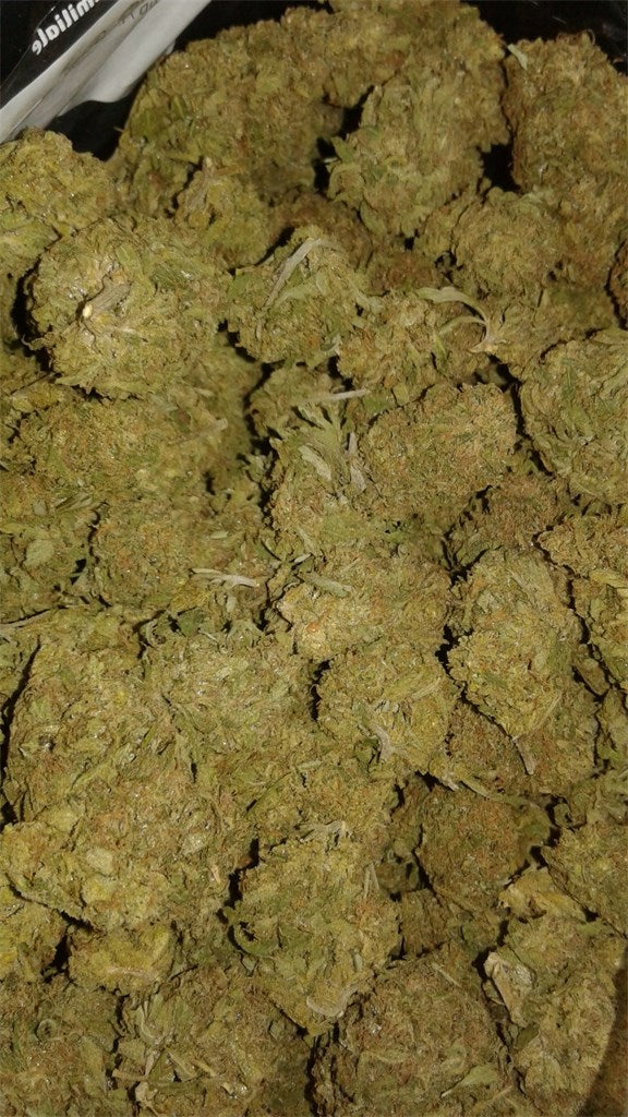 Lemonder marijuana strain flower with lavender and lemon flavor and euphoric / happy effects - Rare Harvest hybrid