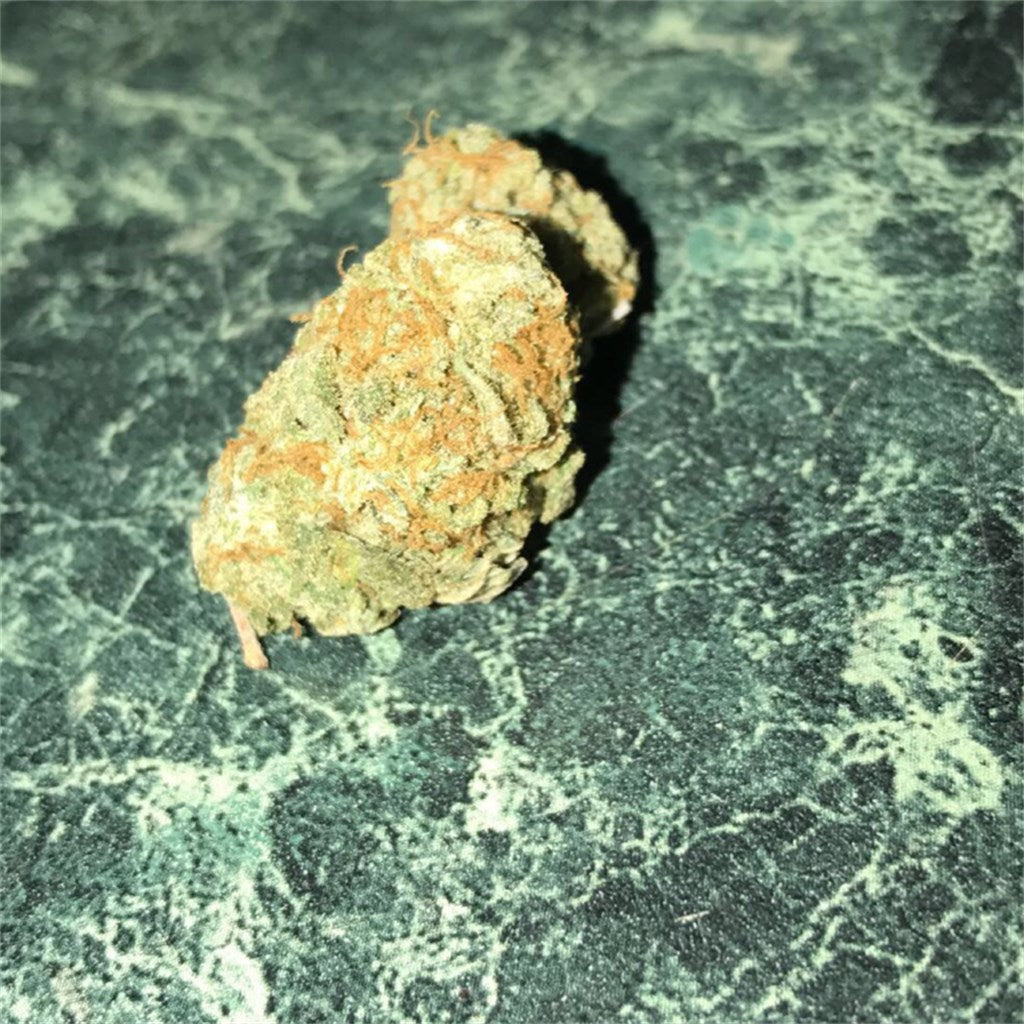 Madcow marijuana strain flower with sweet and mint flavor and energetic / uplifted effects - Rare Harvest sativa