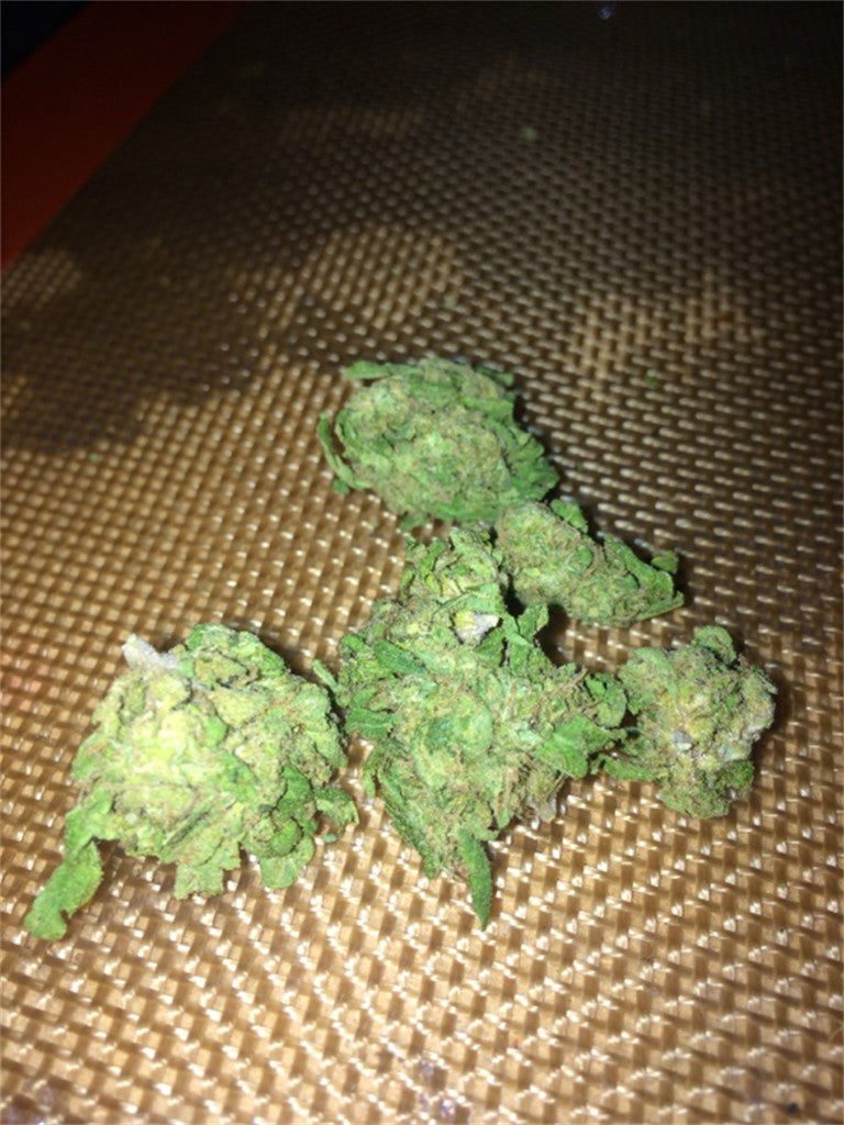 Maramota #10 marijuana strain flower with blueberry and berry flavor and energetic / talkative effects - Rare Harvest hybrid