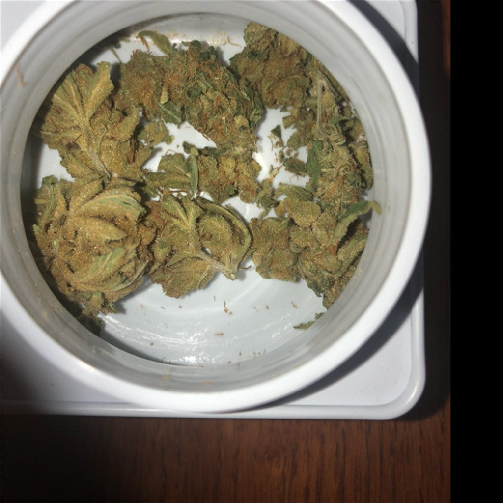 Moonbeam marijuana strain flower with earthy and pear flavor and sleepy / relaxed effects - Rare Harvest indica