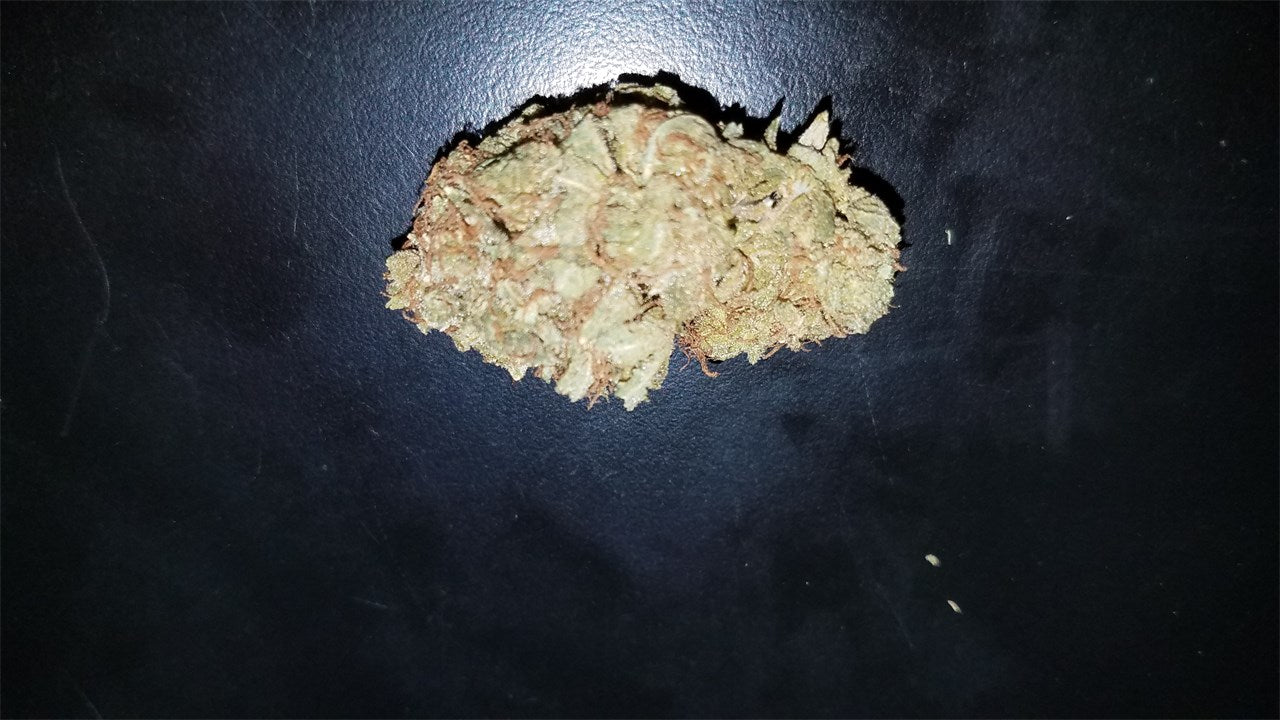 Princess’s Tiara marijuana strain flower with sweet and earthy flavor and energetic / talkative effects - Rare Harvest hybrid
