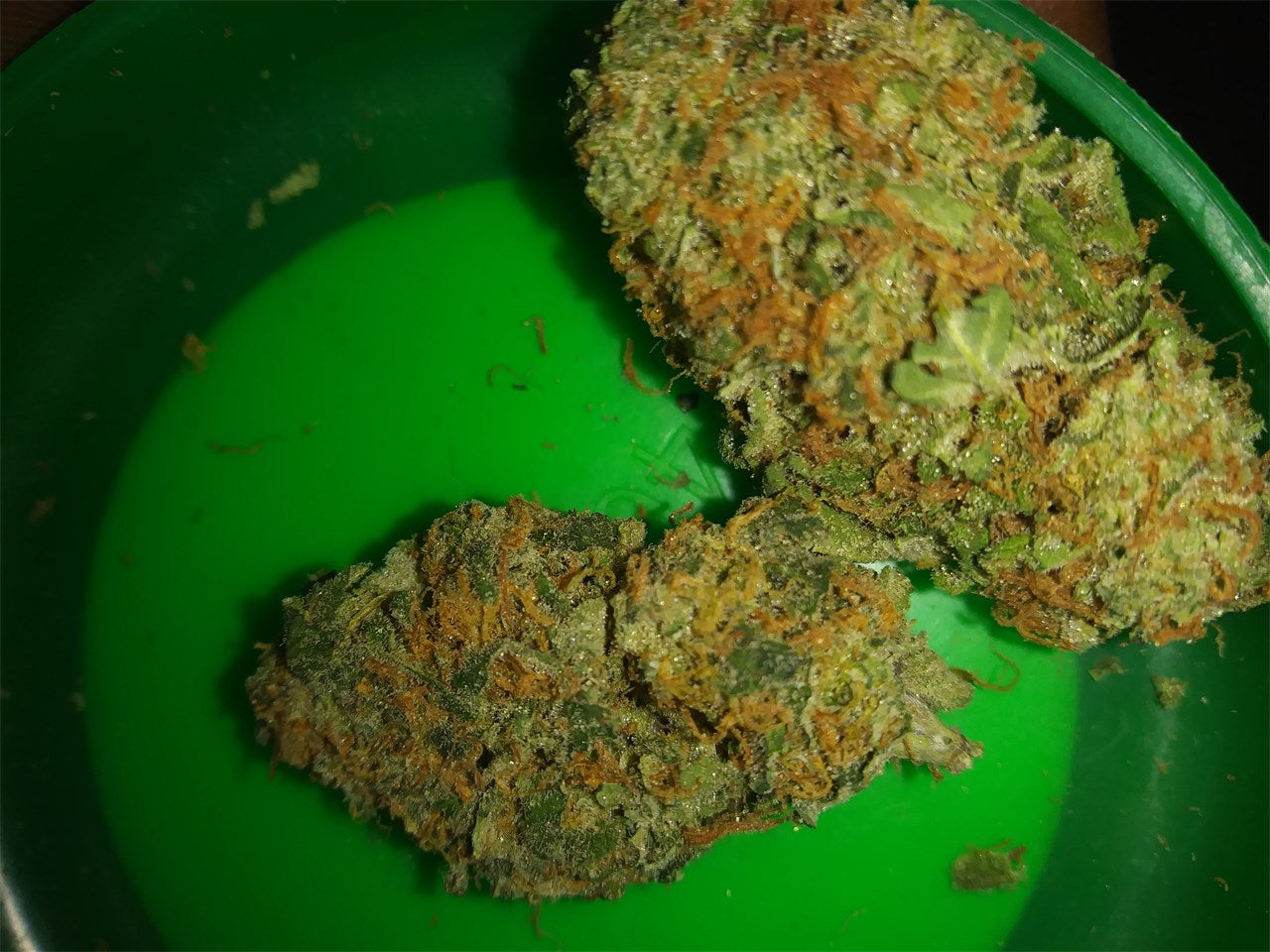 Strawberry marijuana strain flower with strawberry and sweet flavor and uplifted / energetic effects - Rare Harvest sativa